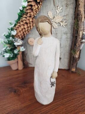Willow Tree - Remember 2005 - Girl Holding Wire Flower
